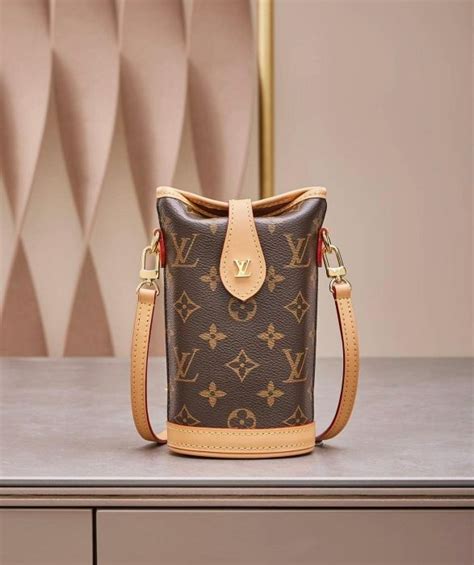 lv薯條包|Louis Vuitton 2022新款「薯條包」三萬入手♡經典老花賣到缺 .